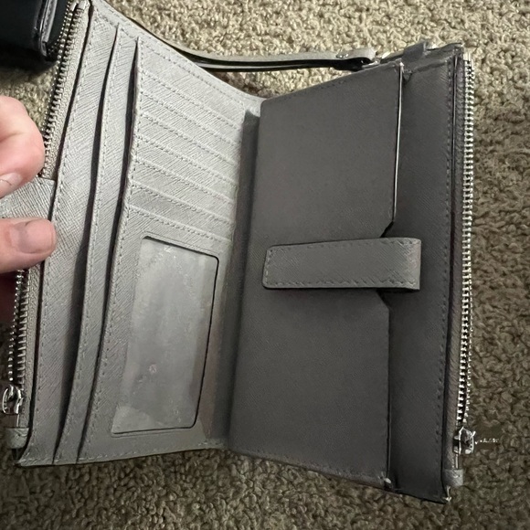 Michale Kors smartphone wallet - Picture 2 of 2
